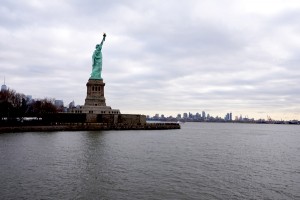 Lady liberté et la skyline